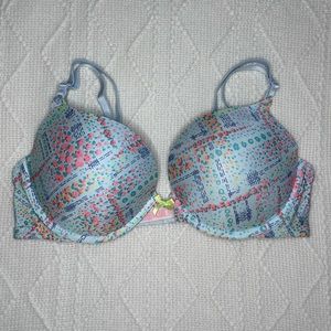 Victorias Secret Pushup Bra. Size 38C. Very lightly worn, great condition.